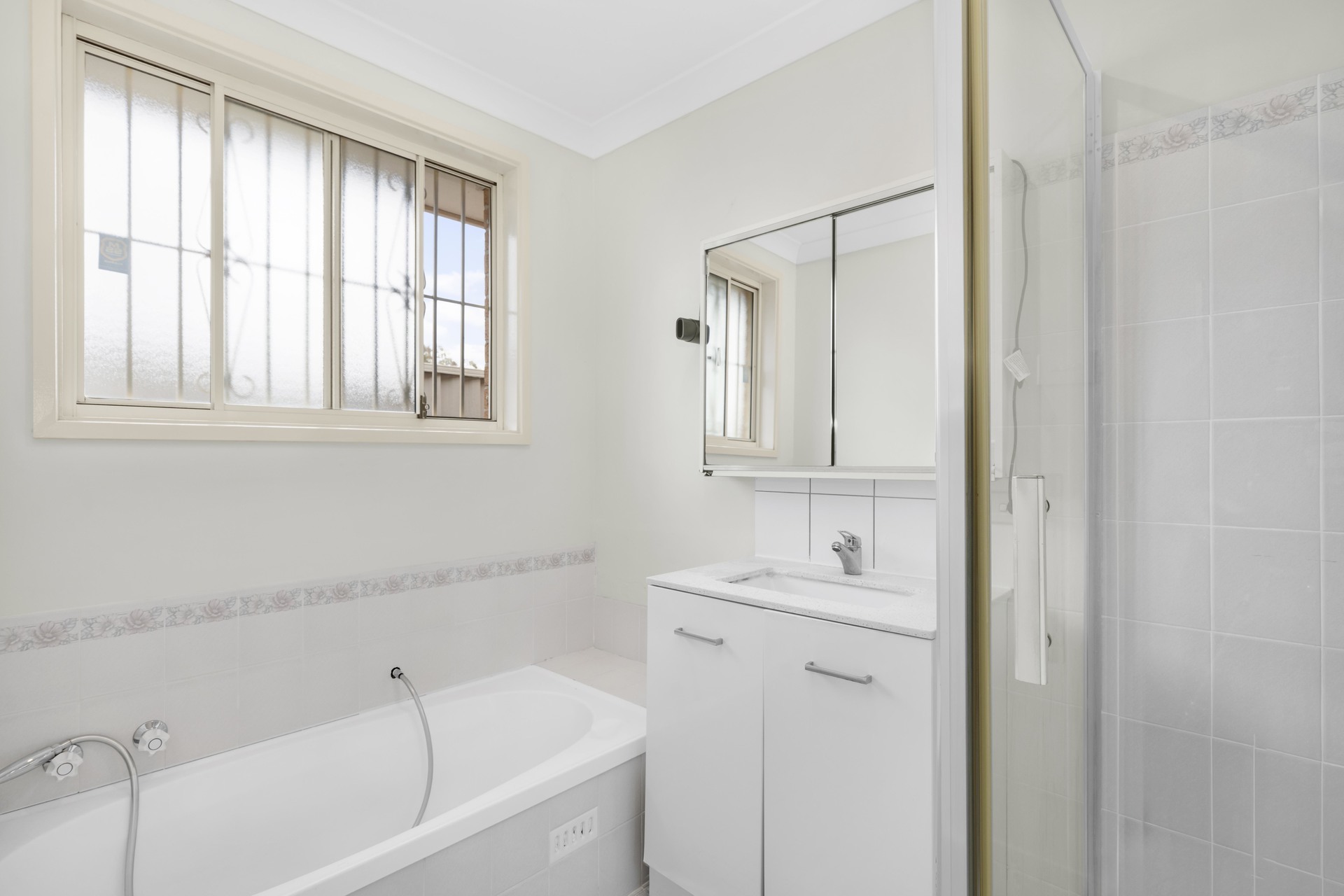 13 Osprey Avenue Green Valley NSW 2168 AUS