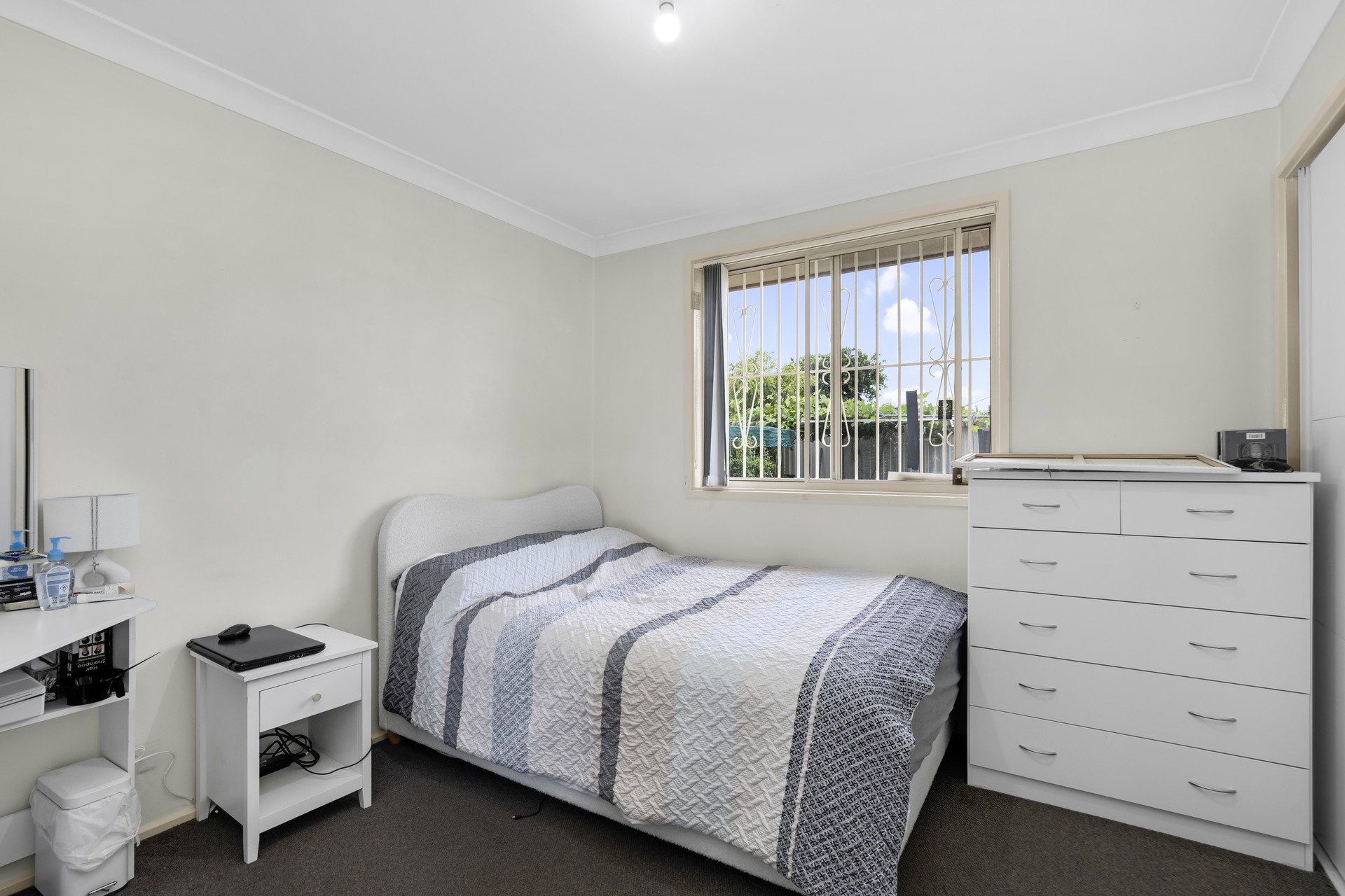 13 Osprey Avenue Green Valley NSW 2168 AUS