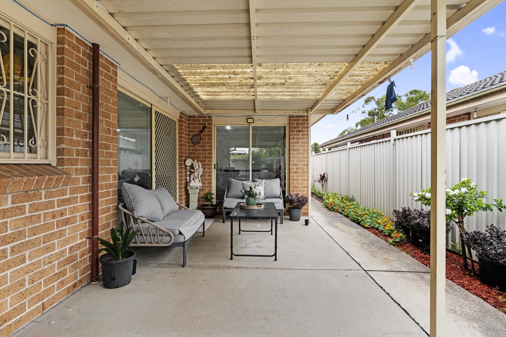 13 Osprey Avenue Green Valley NSW 2168 AUS