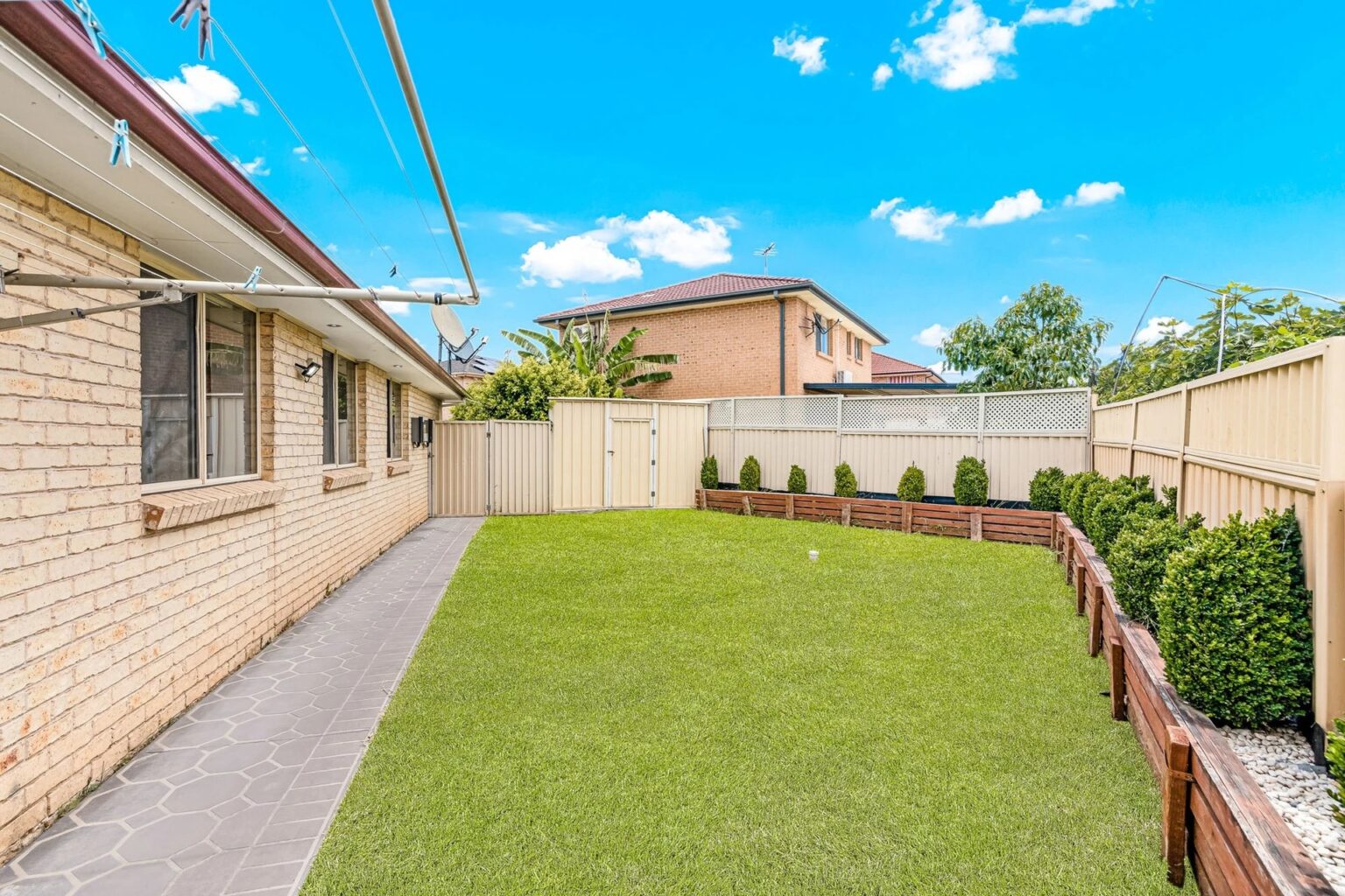 9 Tingha Close, Hinchinbrook NSW 2168 – photo 10 of 10