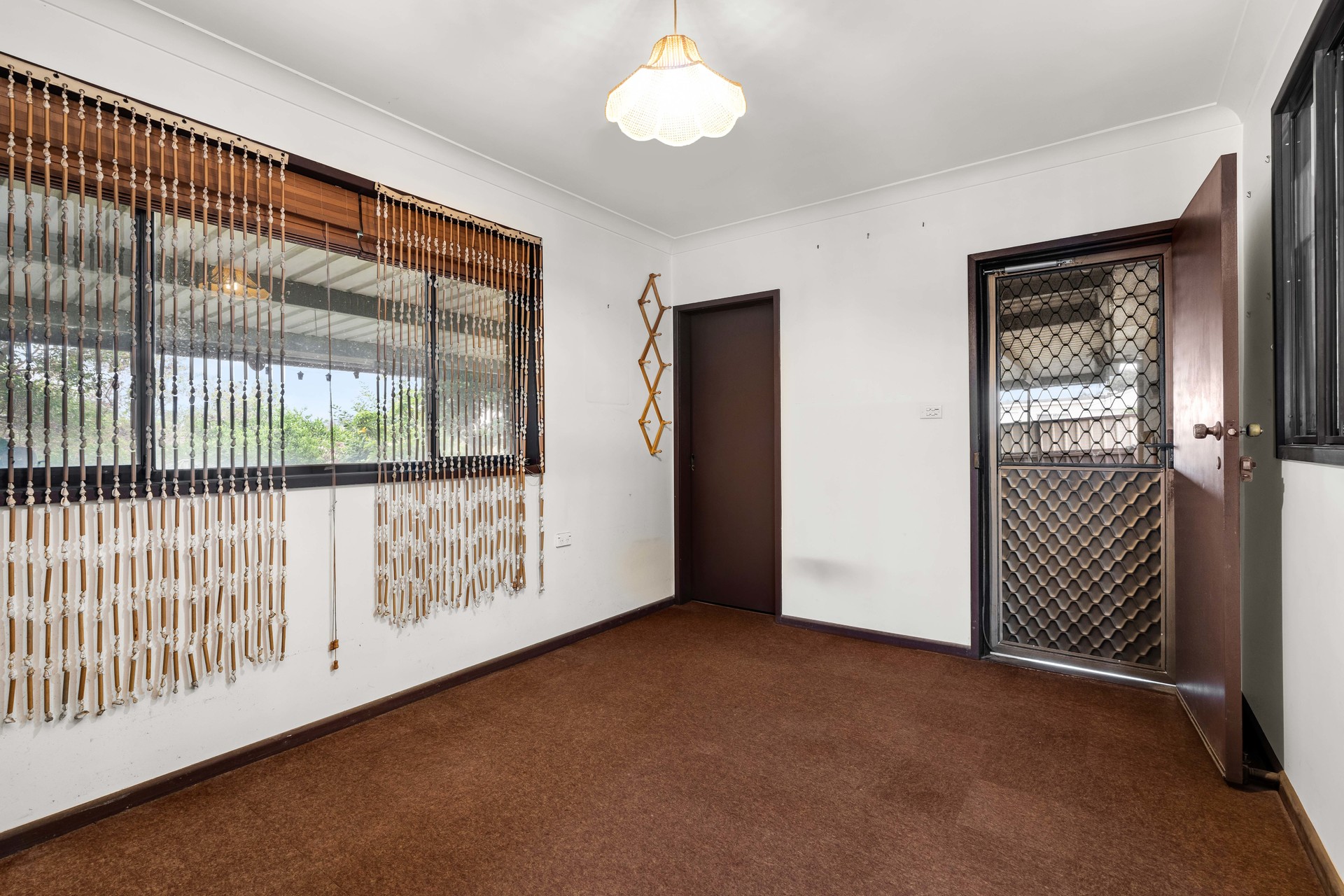 127 Gabo Crescent Sadleir NSW 2168 AUS