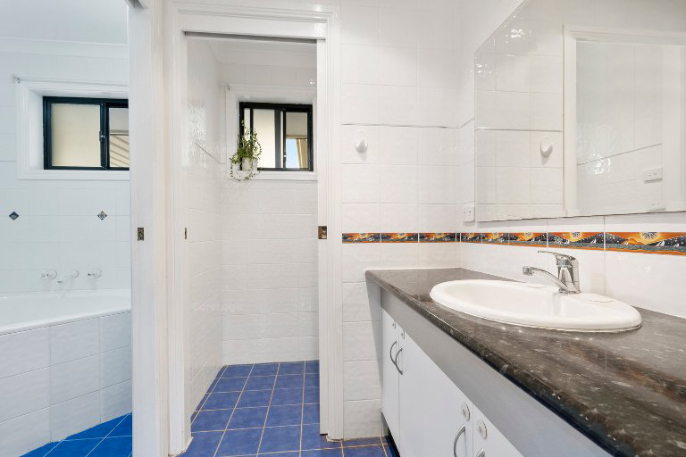 30 Coonong Street Busby NSW 2168 AUS