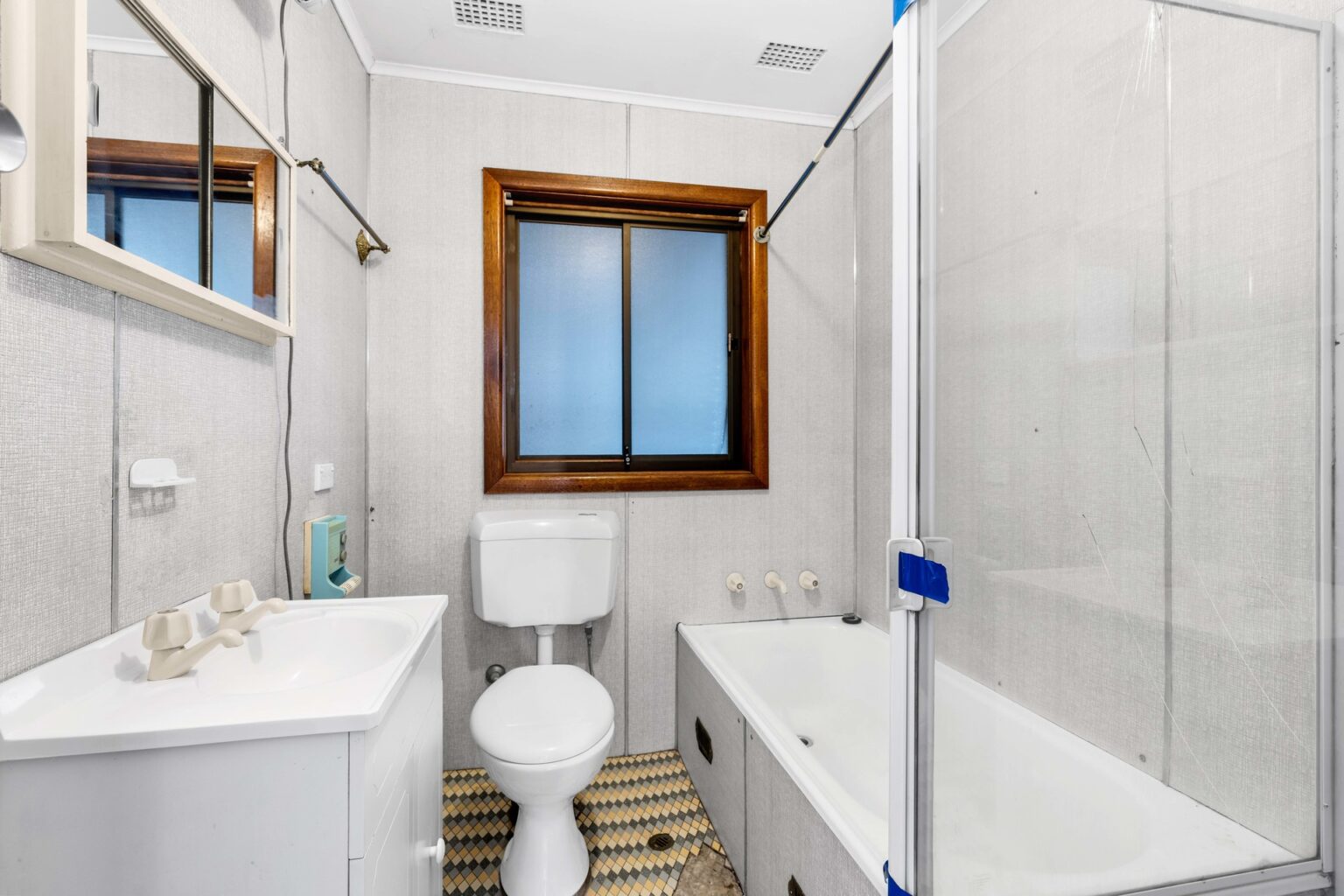 Sold - 29 Amalfi Street - New Property in Lurnea - Real Estate by Michael Galluzzo