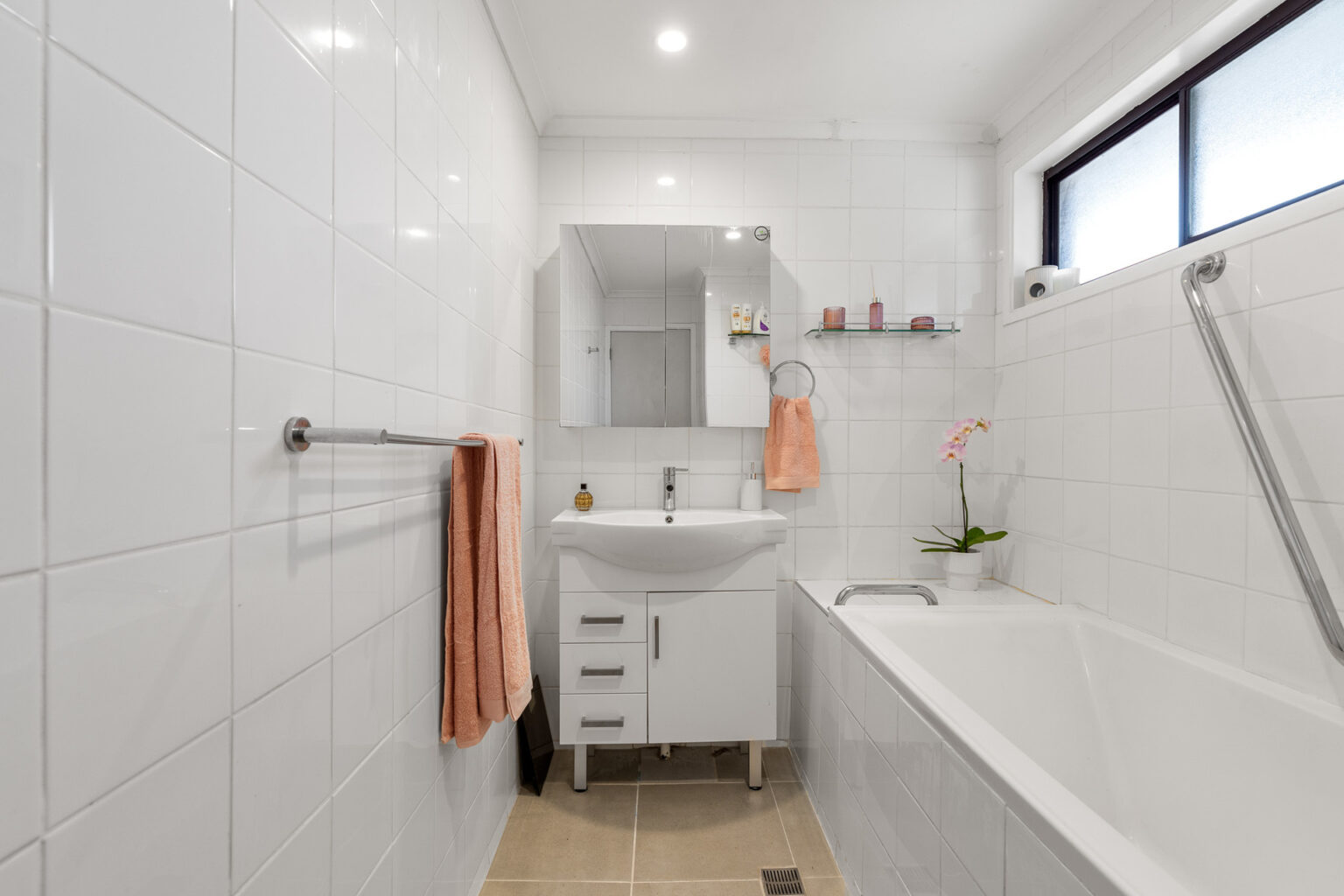 Leased - 15/28 Coolaroo Cresent - New Property in Lurnea - Real Estate by Leasing 